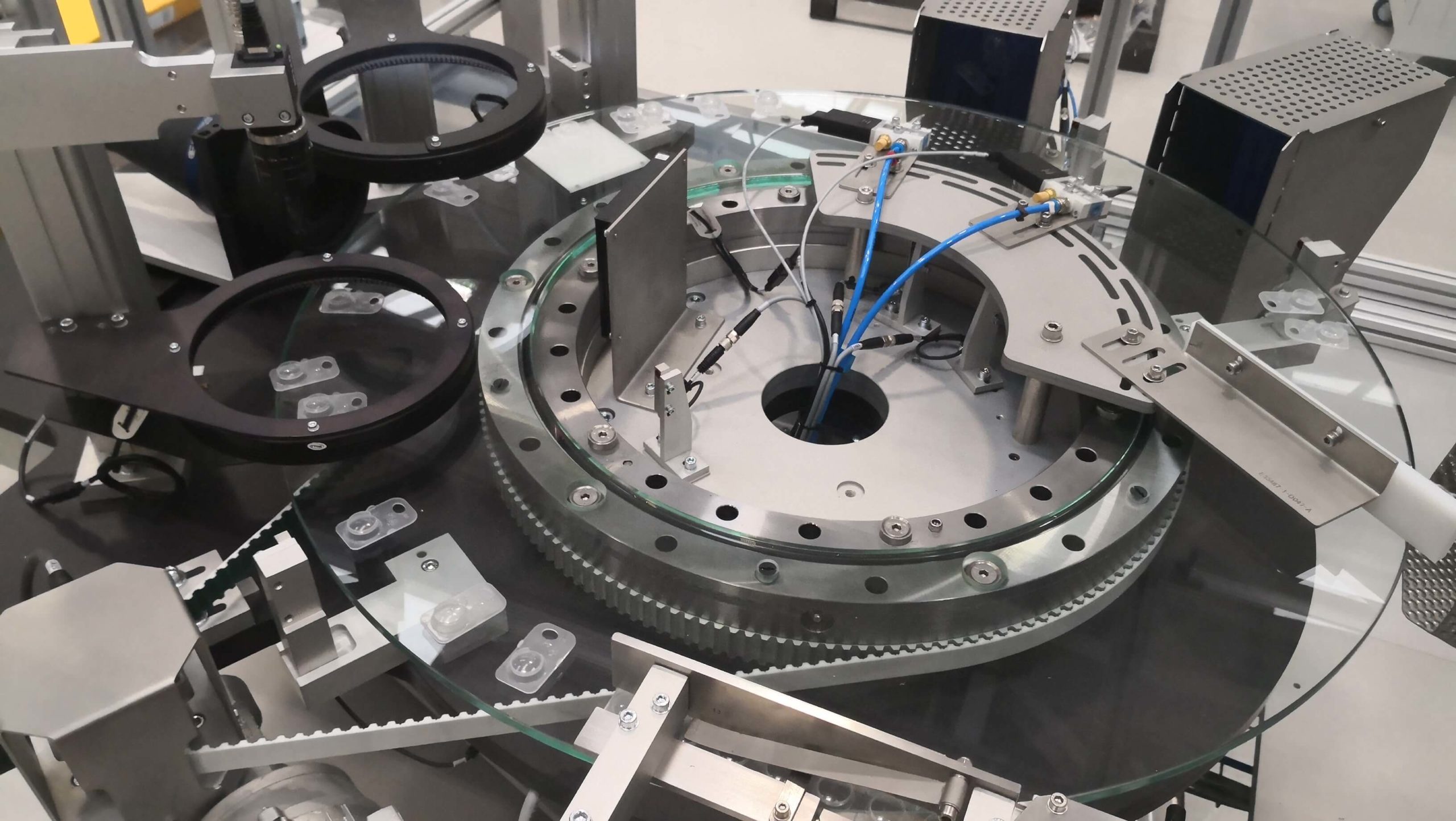 5-Cameras-Rotating-Glass-Disc-Vision-Inspection-System-MK360-3-scaled